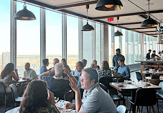 FiDiからセントラルパーク南の高層ビルまで一望できるレストラン