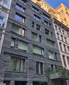 コンドミニアム