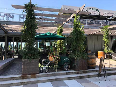 ハドソン川沿いのレストラン