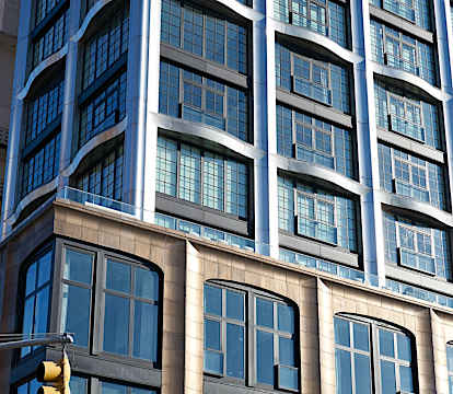 11th Ave沿いの高級コンドミニアム