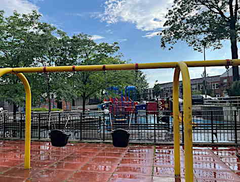 J.H.S. 190 Russell Sageに隣接した公園