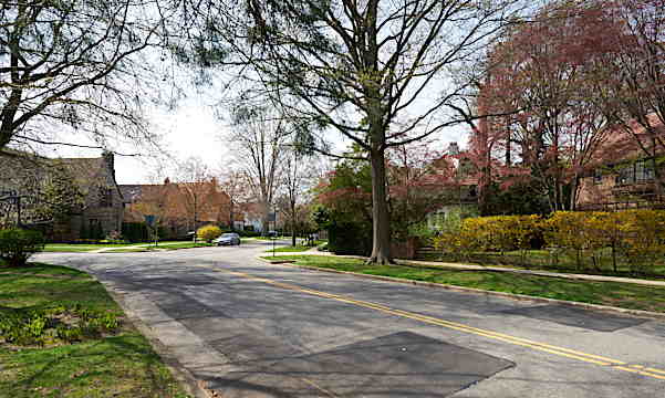 Greenway South & Roman AveからRoman Ave沿いの方角