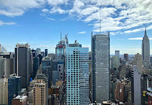 42丁目から東方向（タイムズスクエア方面）