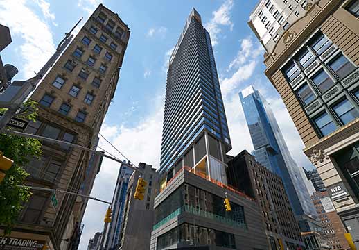 リッツカールトン（中央）とバージンホテル（右奥）