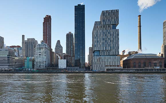 島から見るアッパーイーストサイド