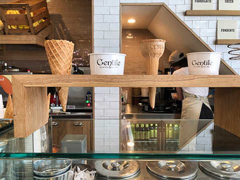 イタリアにルーツを持つ、家族経営のジェラート屋さん Gentile