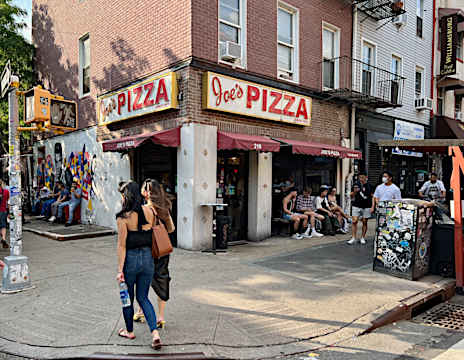 ニューヨークのローカルチェーン店、Joe's Pizza