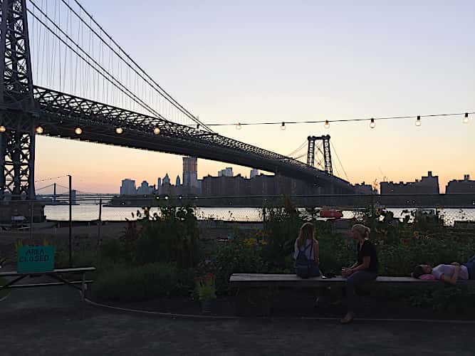 ブルックリンのリバーサイド、Williamsburg Bridge付近